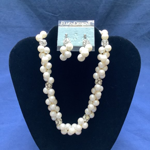 Pearl & Rhinestone Jewelry Set – Necklace & Pierced Earrings - Picture 9 of 10